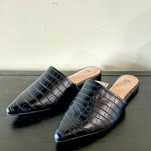 NWT H&M Black Snakeskin Mules
